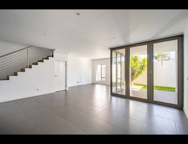 3 BEDROOM TOWNHOUSE FOR SALE IN BRYANSTON